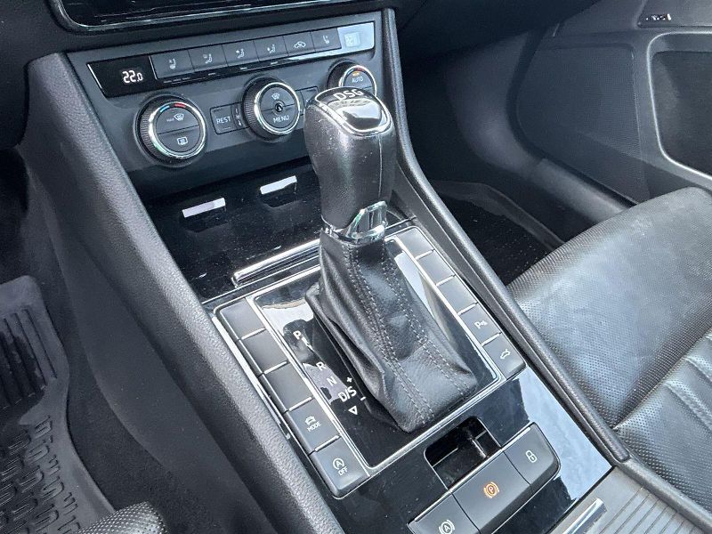 Škoda Superb (2016) Combi 2.0 TDI DSG Style + - fotka 16 z 37