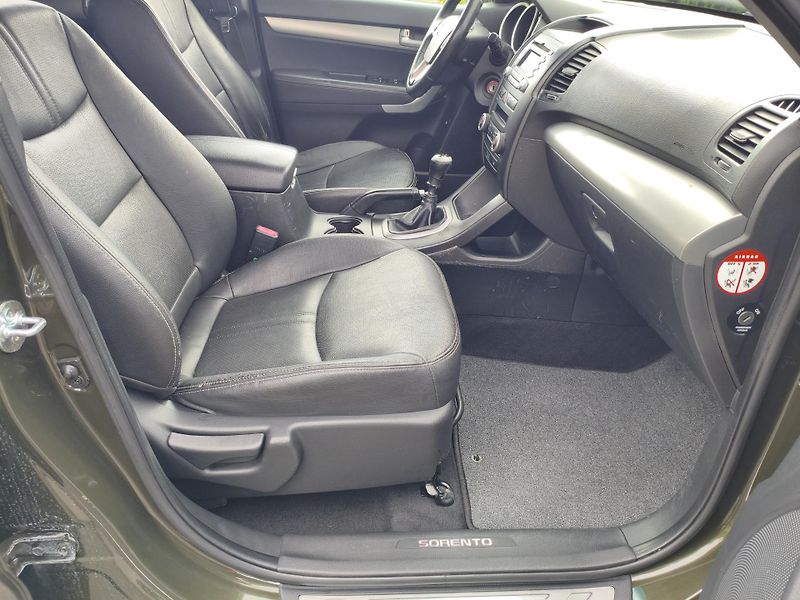 Kia Sorento (2011) 2,2 CRDI Sport 4x4 145Kw - fotka 14 z 28
