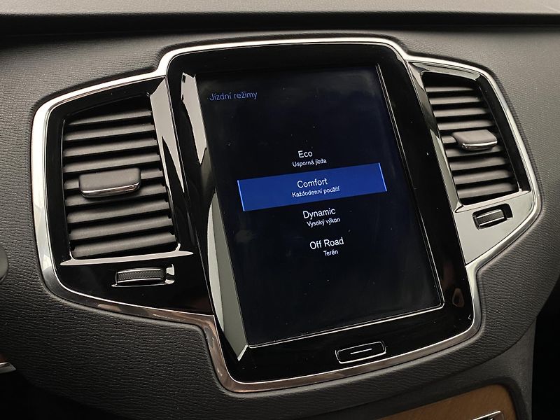 Volvo XC90 D5 AWD INSCRIPTION AUT CZ - fotka 44 z 49