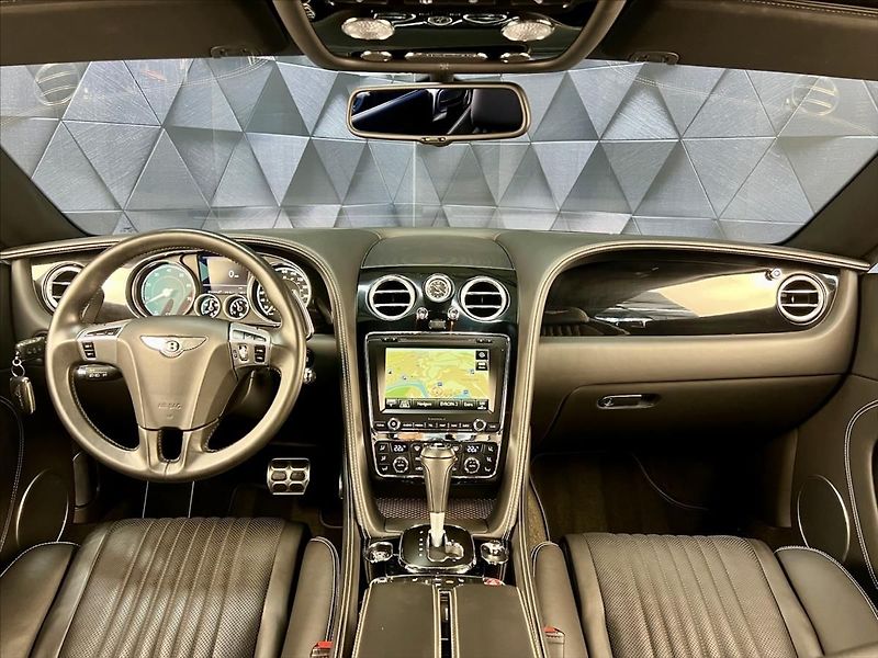 Bentley Continental GT V12 434 KW BREITLING - fotka 10 z 27