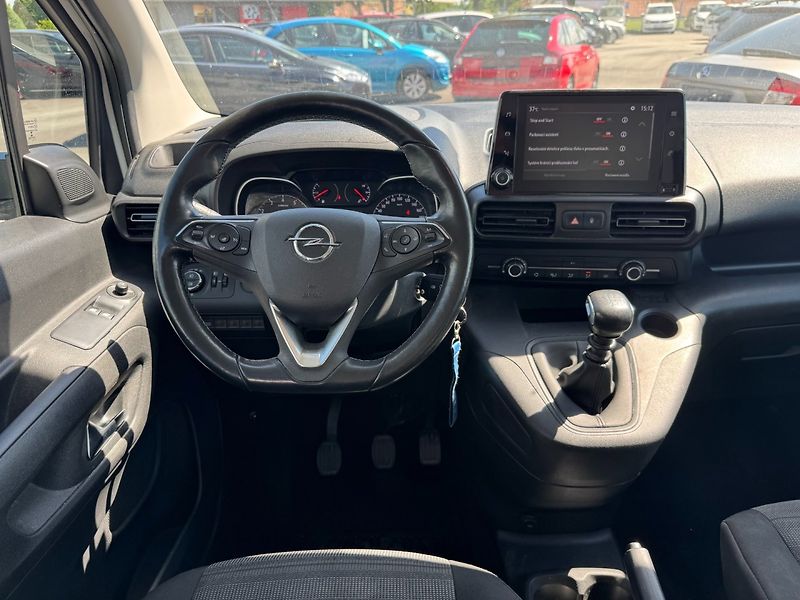 Opel Combo (2021) 1,2i 81 KW 7Míst L2 - fotka 17 z 30