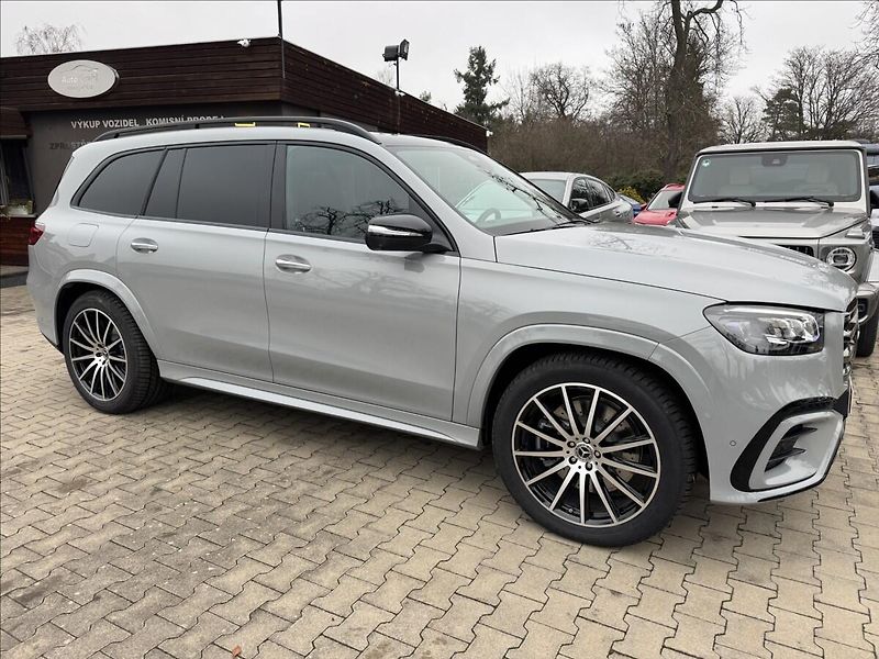 Mercedes-Benz GLS 450d AMG 4Matic - fotka 4 z 40