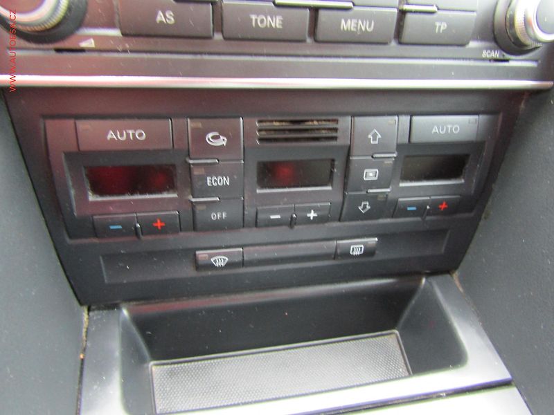 Seat Exeo (2010) 2.0 TDi, ČR, autoAC - fotka 12 z 14