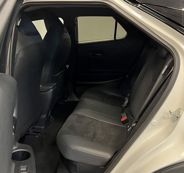 Toyota C-HR HYBRID AT AWD GR SPORT PREMIER - fotka 12 z 19