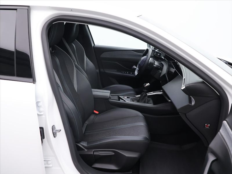 Peugeot 308 1,2 PT 96kW Allure 1.Maj. DPH - fotka 11 z 25