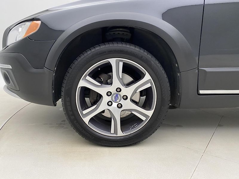 Volvo XC70 D5 AWD MOMENTUM CZ AUT - fotka 46 z 47