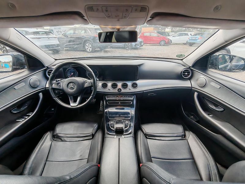 Mercedes-Benz Třídy E (2018) E 200d / poškozen motor - fotka 23 z 23