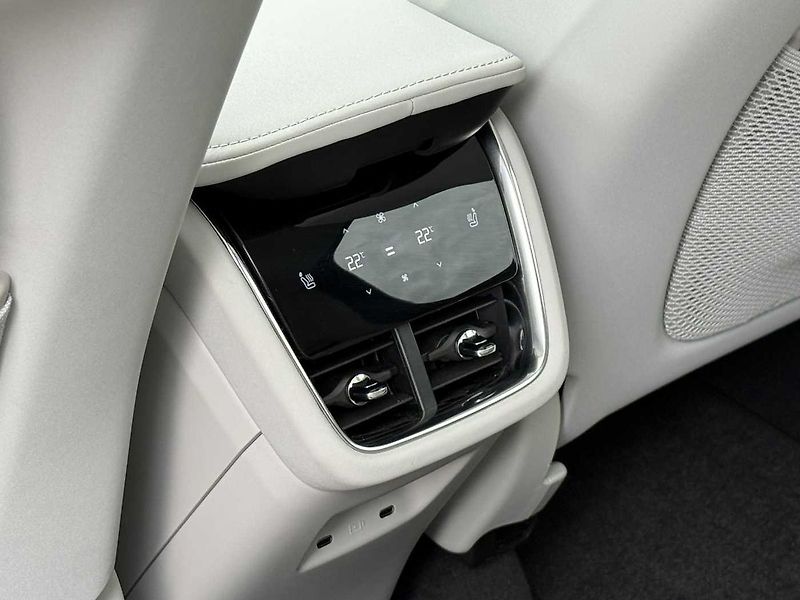 Volvo EX90 ULTRA Twin Motor Performance - fotka 13 z 24