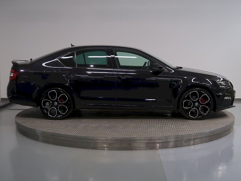 Škoda Octavia (2019) RS CHALLENGE 2.0TDI 135KW DSG - fotka 8 z 46