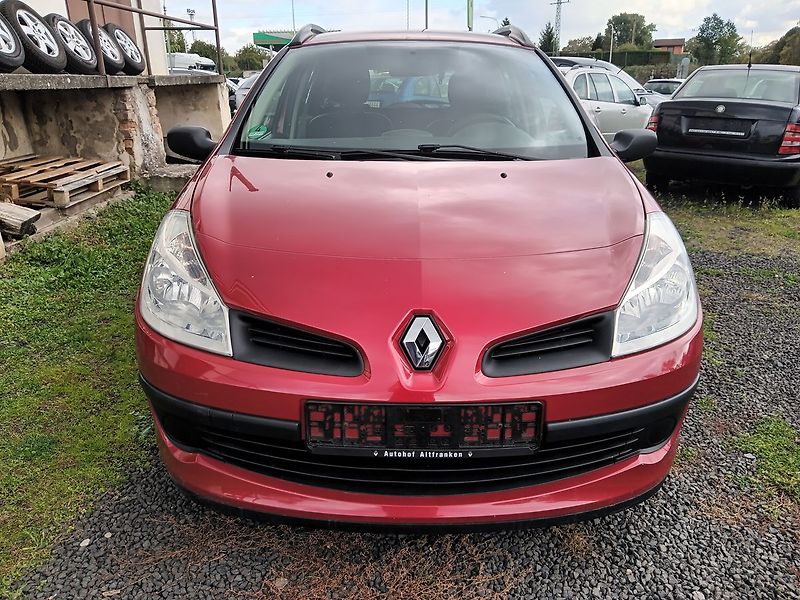 Renault Clio 1.2 i Grandtour Authentique - fotka 8 z 23