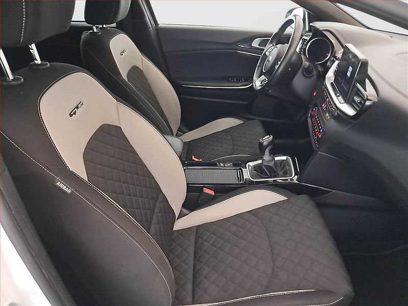 Kia Pro_Ceed (2019) GT-Line 1.4 T-GDI, Serv.kniha - fotka 9 z 19