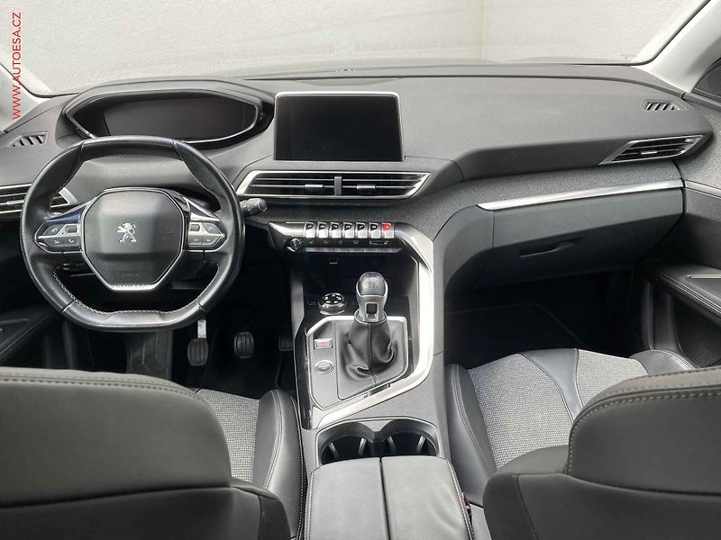 Peugeot 3008 (2018) 2.0 HDi, ČR, Allure, LED - fotka 8 z 19