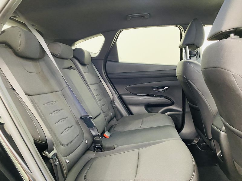 Hyundai Tucson 1,6 Hybrid - fotka 7 z 25