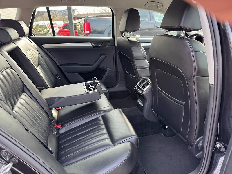 Škoda Superb (2018) 2,0 TDI 110 KW DSG STYLE - fotka 25 z 30