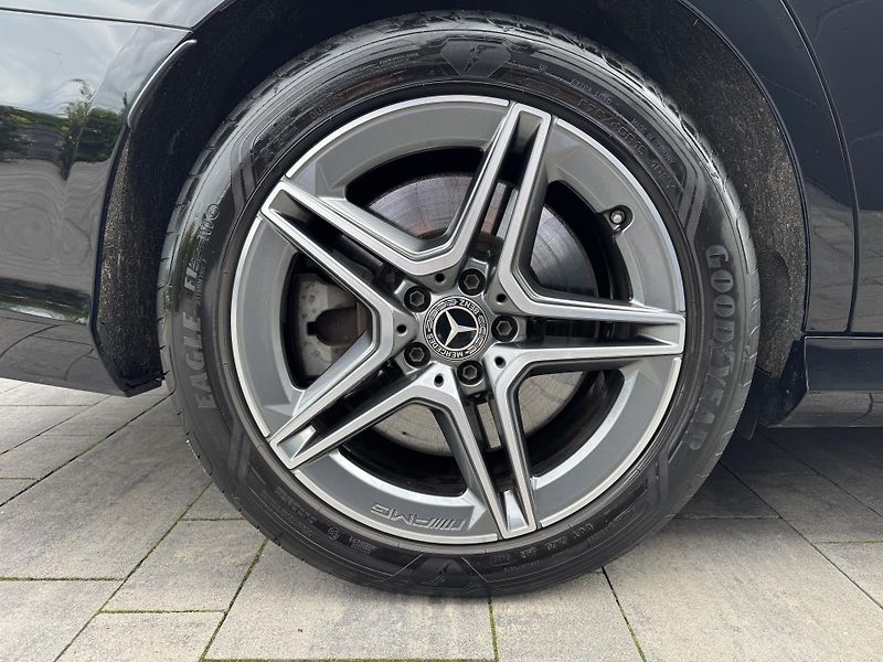 Mercedes-Benz Třídy E (2022) E 300de 4MATIC AMG Hybrid Tažn - fotka 26 z 28