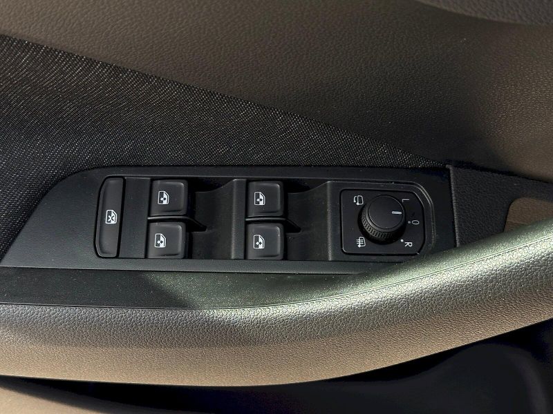 Škoda Kamiq (2025) 1.0 TSI 85 kW TopSelection - fotka 8 z 24