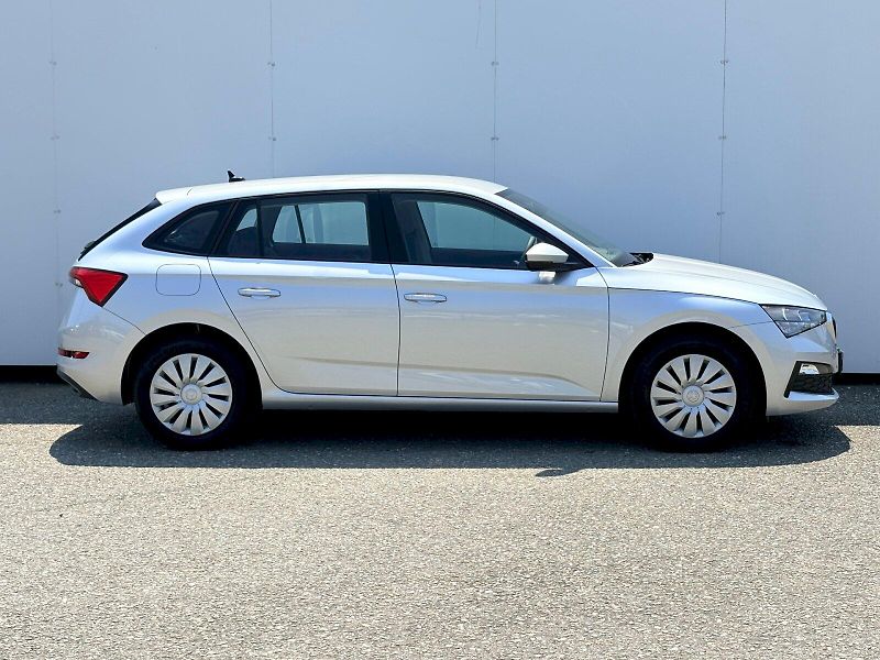 Škoda Scala (2022) 1.0 TSI / 70 kW / AMBITION - fotka 19 z 28