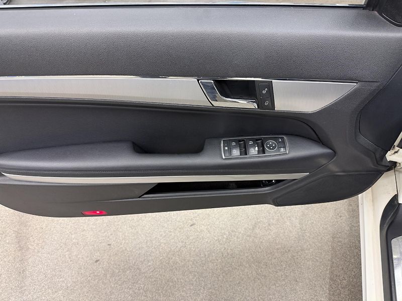 Mercedes-Benz Třídy E  220 CDI  - fotka 16 z 18