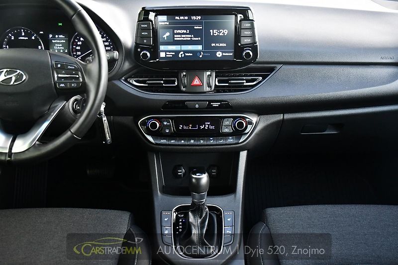 Hyundai i30 1,6CRDi STYLE AUTOMAT - fotka 22 z 48