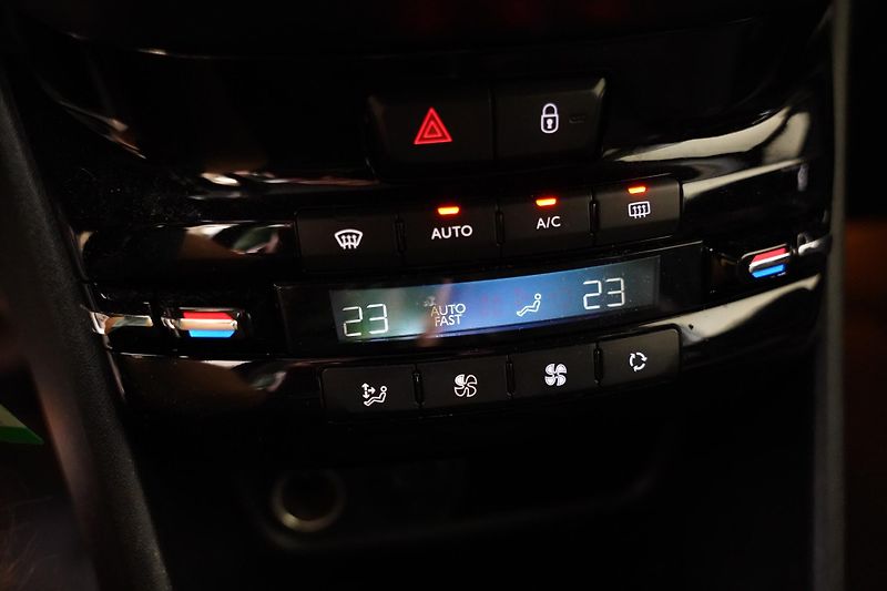 Peugeot 2008 - fotka 20 z 23