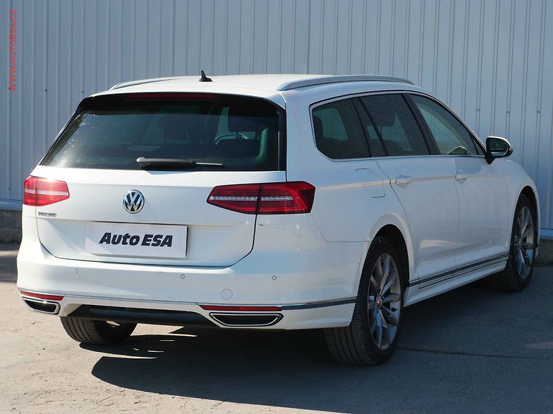 Volkswagen Passat (2019) 2.0TDi, Navi, LED, autoAC - fotka 4 z 22