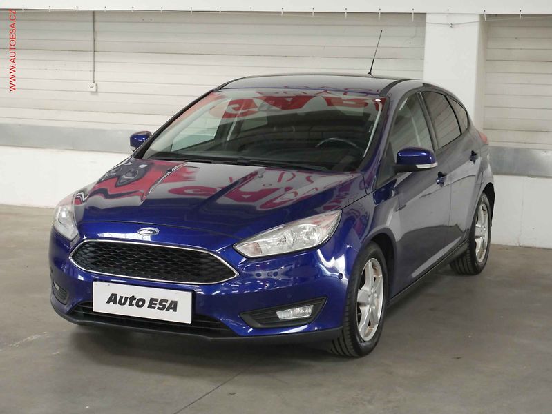 Ford Focus (2015) 1.5 TDCi, Navi, AC, park - fotka 3 z 23