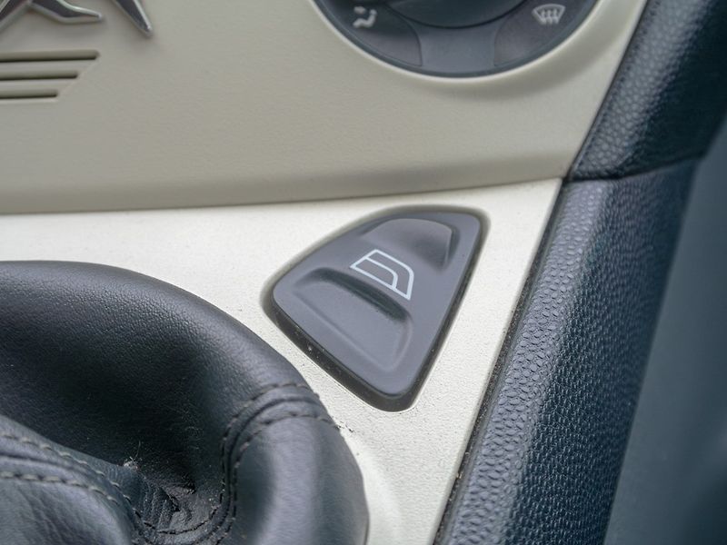 Ford Ka (2010) 1.2i 51KW – KLIMATIZACE - fotka 20 z 37