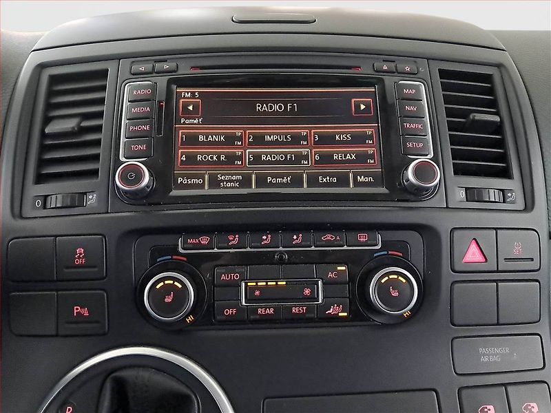 Volkswagen Multivan (2010) Highline 2.0 TDI 4Motion - fotka 12 z 19