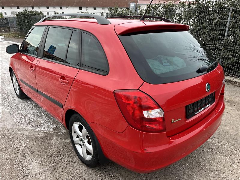 Škoda Fabia 1,2 TSi KLIMA 2x KOLA STK 1/28 - fotka 8 z 32