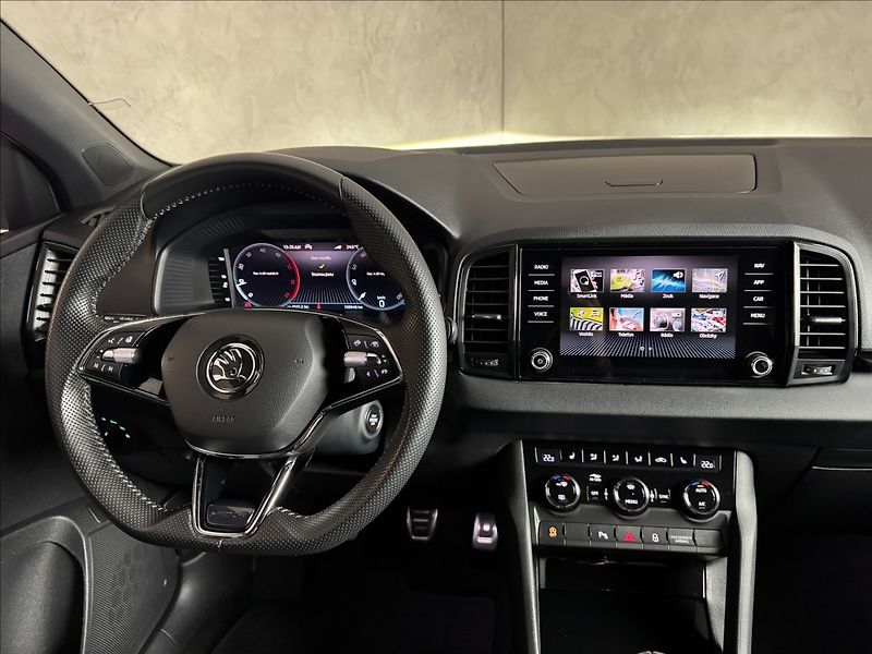 Škoda Karoq 2,0 TDi  Sportline LED Virtual - fotka 19 z 47