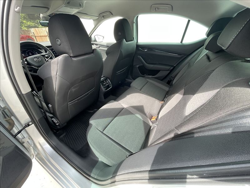 Škoda Octavia 2,0 TDI DSG Ambition Plus KESS - fotka 17 z 24