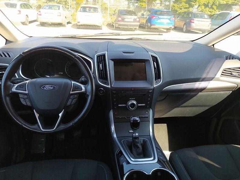 Ford S-MAX (2022) 2.0 EcoBlue 110kW/150k Titaniu - fotka 9 z 20