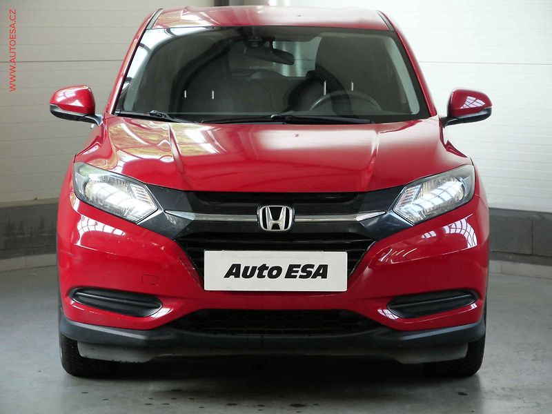 Honda HR-V (2017) 1.5 i-VTEC, ČR, Comfort - fotka 2 z 22