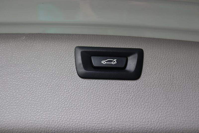 BMW Řada 3 318D TOURING F31 110kW - fotka 44 z 50