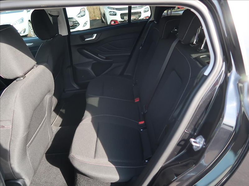 Ford Focus 1,5 EcoBlue,85kW,Titanium,1maj - fotka 20 z 27