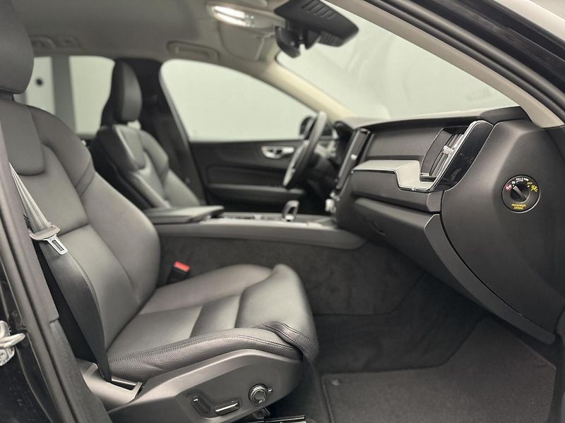 Volvo XC60 B4 AWD BRIGHT PLUS AUT - fotka 20 z 40
