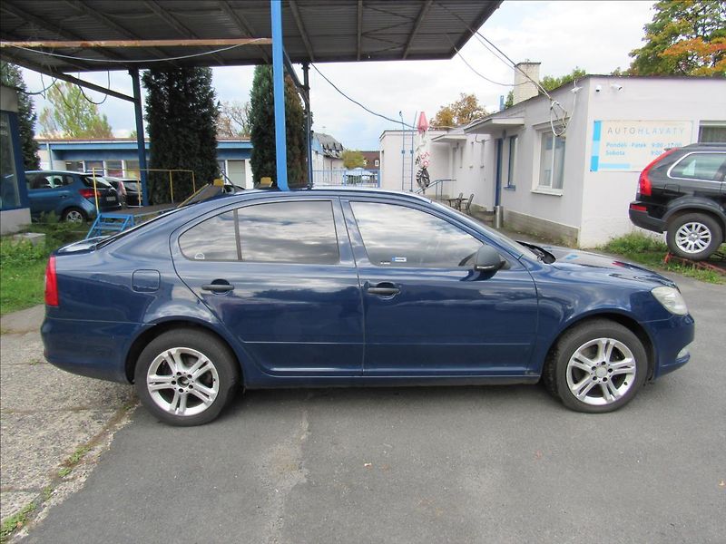 Škoda Octavia 1,6 TDi 77kW Sedan - fotka 4 z 30