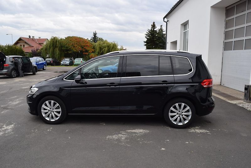 Volkswagen Touran (2017) 1.4TSI 110kw 7MÍST HIGHLIN TAŽ - fotka 13 z 48