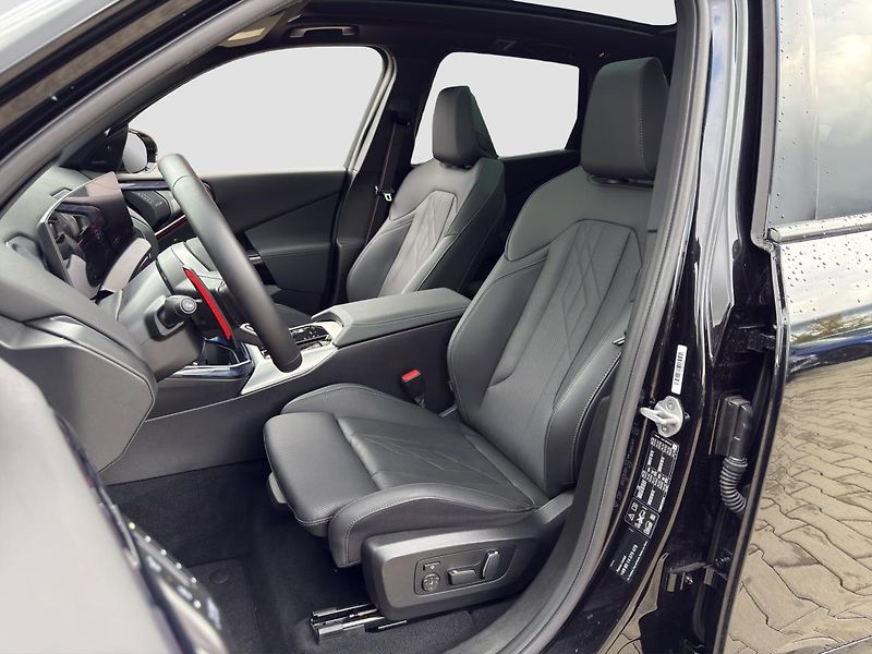 BMW X3 M50 xDrive - fotka 7 z 21