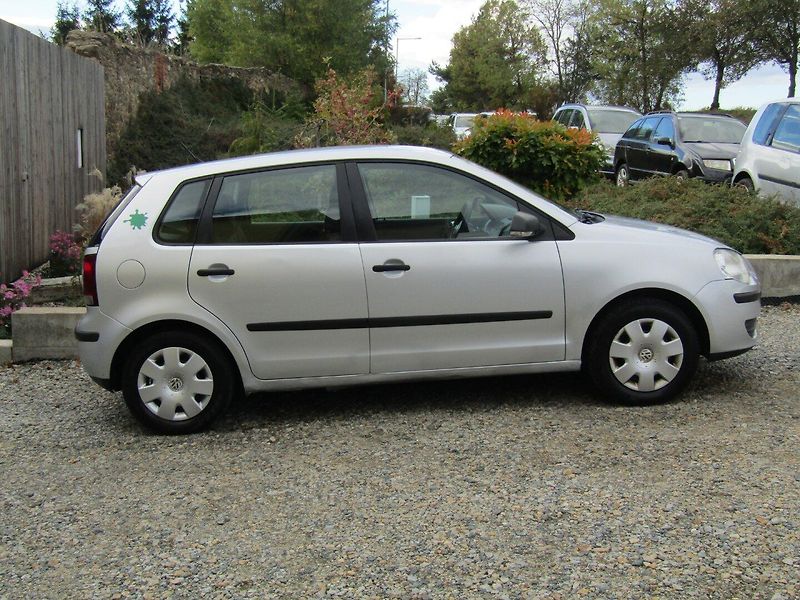 Volkswagen Polo (2006) 1.4 I 55kW  ZIMNÍ PNEU  1.MAJI - fotka 9 z 38