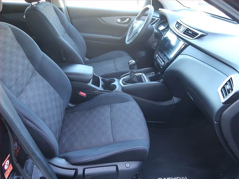 Nissan Qashqai (2015) Acenta 1.6 DIG-T, LPG - fotka 9 z 17