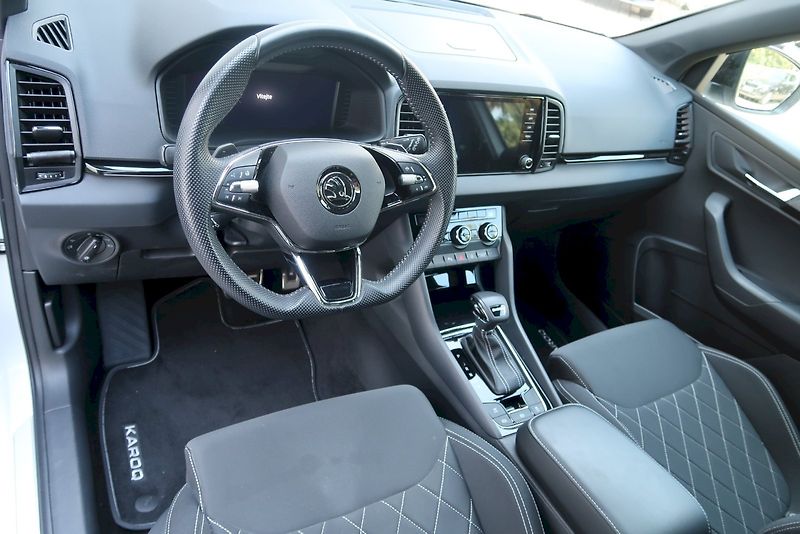 Škoda Karoq (2023) SPORTLINE 1.5 TSI 110 kW DSG - fotka 18 z 29
