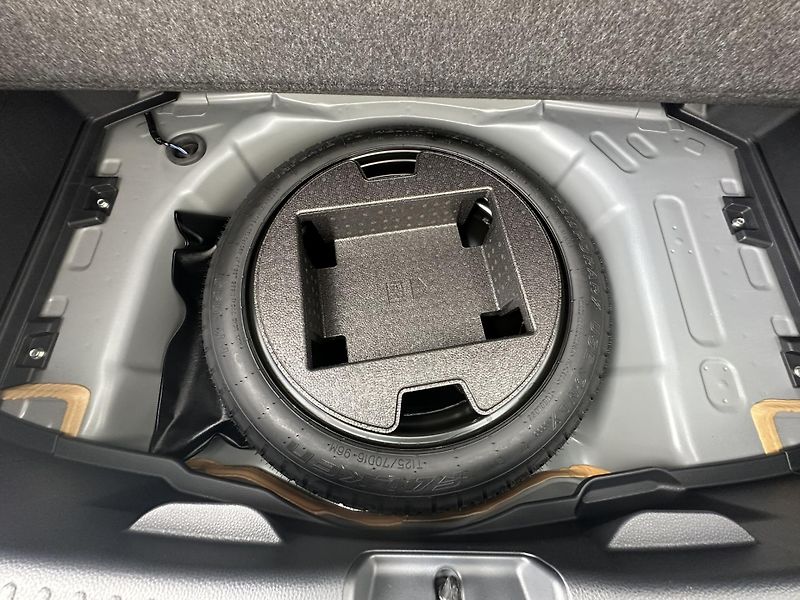 Toyota Yaris (2026) 1.5 HEV Comfort Business - fotka 16 z 24
