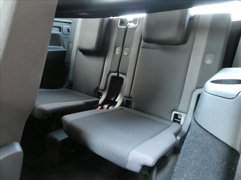 Volkswagen Touran 1,2 TSi 81kW 7.míst, navigace - fotka 24 z 39