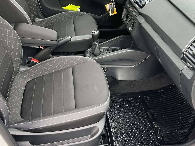 Škoda Fabia (2021) Combi 1.0 TSI Ambition - fotka 12 z 20