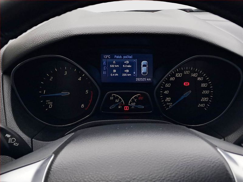 Ford Focus (2014) 2.0 TDCi, po STK, Tažné - fotka 11 z 16