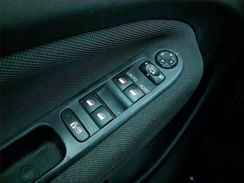 Citroën C3 Picasso (2017) 1.6 BlueHDi, Tempomat - fotka 16 z 17