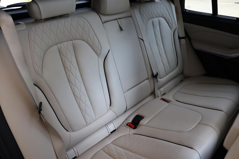 BMW X5 M50D TOP VÝBAVA 294kW DPH - fotka 46 z 50