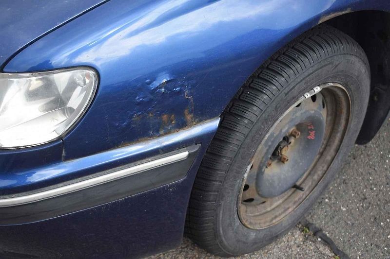 Takovou škodu si můžeme způsobit buď vlastní nešikovností nebo ji zaviní další nepozorný řidič