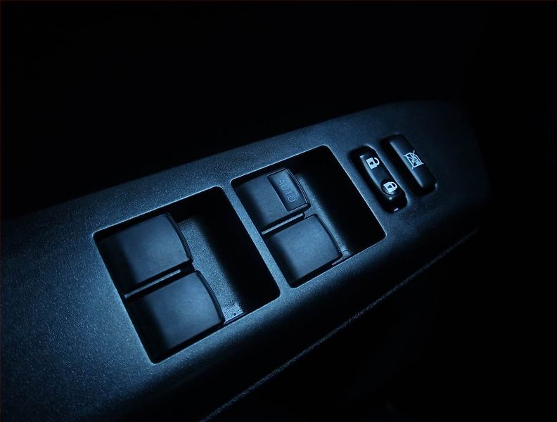 Toyota RAV4 (2018) Selection 2.0 D-4D, Serv.kniha - fotka 18 z 23